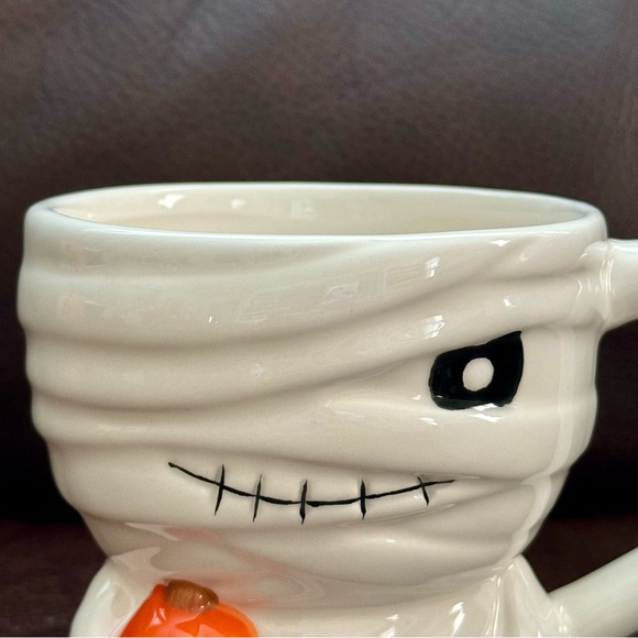 Mummy with Pumpkin Figural Halloween Mug - Jack O’ Lantern Lane - Picture 3 of 11